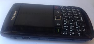 Blackberry 9780 черный-2.jpg